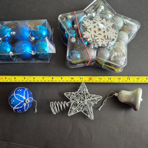 Lot of Blue and Silver Christmas Tree Decorations - Picture 7 of 7